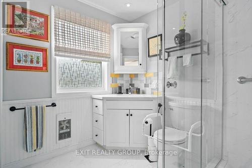 112 Bush Lane, Prince Edward County, ON - Indoor Photo Showing Bathroom