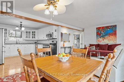 112 Bush Lane, Prince Edward County, ON - Indoor Photo Showing Dining Room