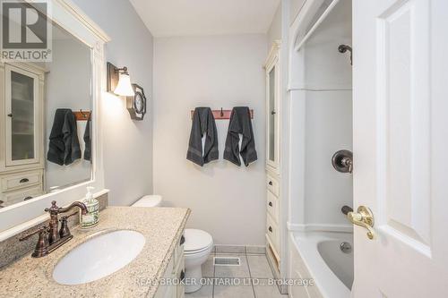 48 Townline Rd W, St. Catharines, ON - Indoor Photo Showing Bathroom