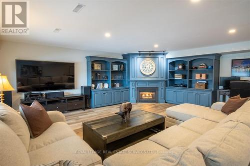#17 -88 Lakeport Rd, St. Catharines, ON - Indoor Photo Showing Living Room With Fireplace