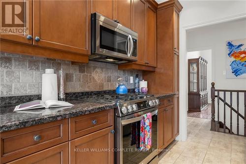31 Ormerod Clse, Hamilton, ON - Indoor Photo Showing Kitchen
