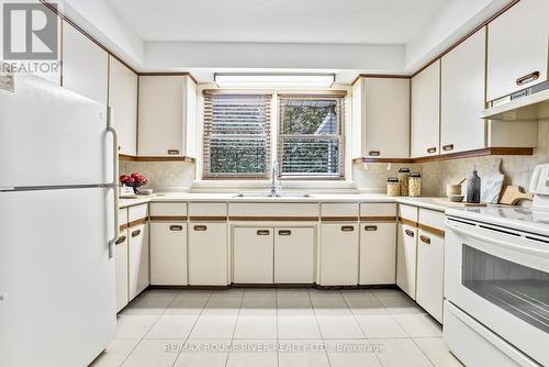 74 Forest Rd, Ajax, ON - Indoor Photo Showing Kitchen