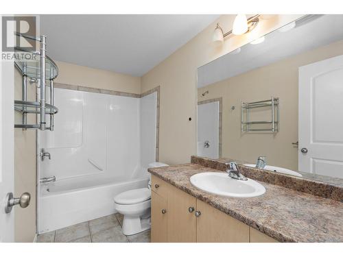 940 Mayfair Road, Kelowna, BC - Indoor Photo Showing Bathroom