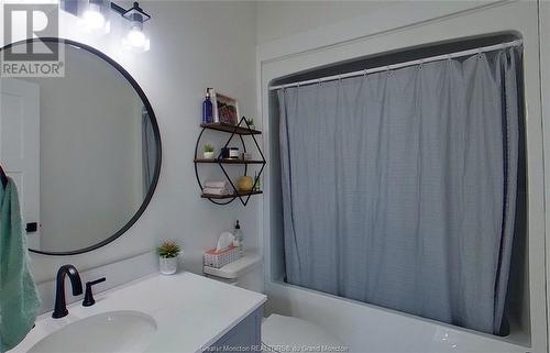 11 Riverside Dr, Petitcodiac, NB - Indoor Photo Showing Bathroom