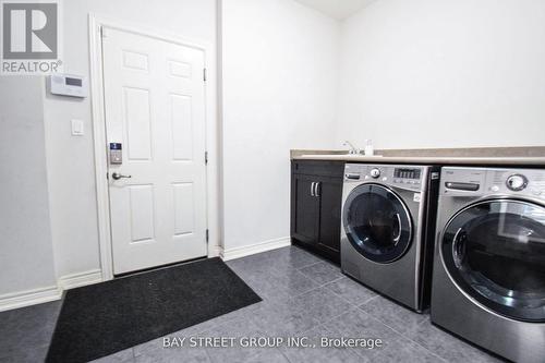 490 Silverwood Ave, Welland, ON - Indoor Photo Showing Laundry Room