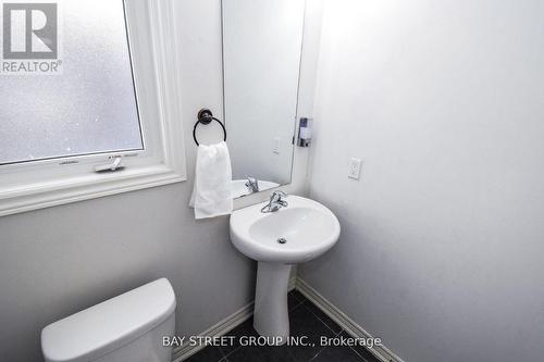 490 Silverwood Ave, Welland, ON - Indoor Photo Showing Bathroom