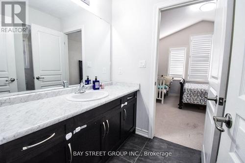 490 Silverwood Avenue, Welland, ON - Indoor Photo Showing Bathroom