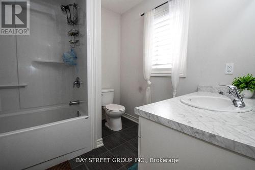 490 Silverwood Avenue, Welland, ON - Indoor Photo Showing Bathroom