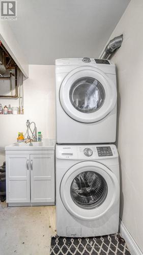 10 Thicketwood Crt, Brantford, ON - Indoor Photo Showing Laundry Room