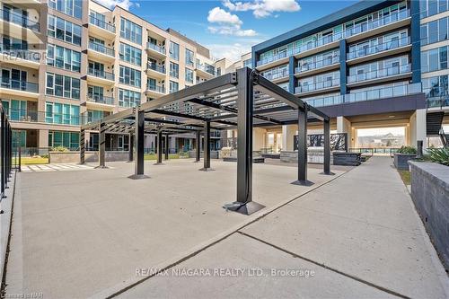 117 - 16 Concord Place, Grimsby, ON - Outdoor