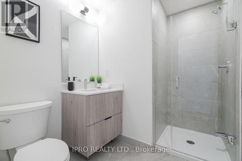 #1407 -15 David Eyer Rd, Richmond Hill, ON - Indoor Photo Showing Bathroom
