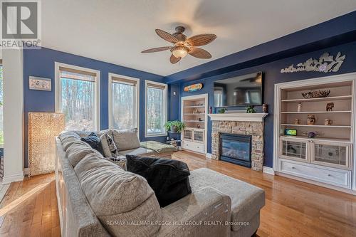 44 Tanglewood Cres, Oro-Medonte, ON - Indoor Photo Showing Living Room With Fireplace