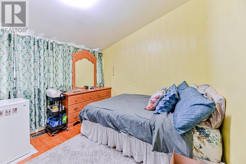 1 Inlet Mews, Toronto, ON - Indoor Photo Showing Bedroom