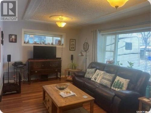 117 Coronation Drive, Canora, SK - Indoor Photo Showing Living Room