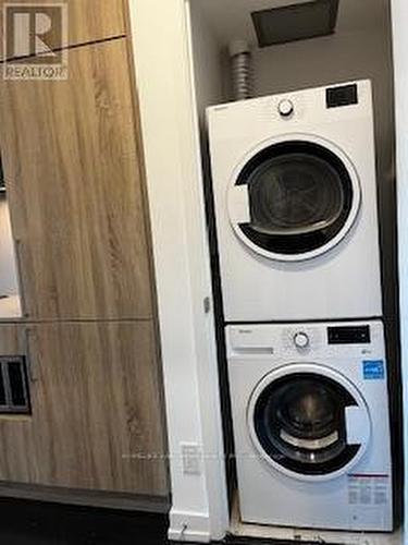 #720 -19 Western Battery Rd N, Toronto, ON - Indoor Photo Showing Laundry Room