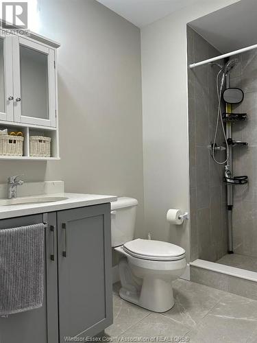 140 Main Street East Unit# 203, Kingsville, ON - Indoor Photo Showing Bathroom