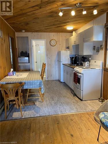 665 Pt Chimo Island Unit# 2, Temagami, ON - Indoor Photo Showing Kitchen