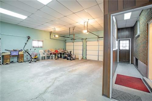 508 Sutherland Avenue, Welland, ON - Indoor Photo Showing Garage