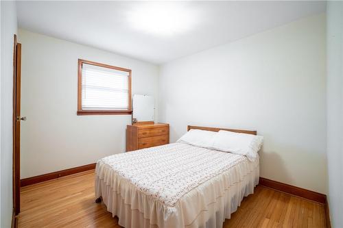 508 Sutherland Avenue, Welland, ON - Indoor Photo Showing Bedroom