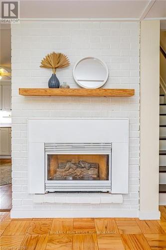 3923 Delmage Ave Ave, Plympton-Wyoming, ON - Indoor With Fireplace
