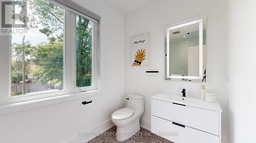 339 Pine Cove Road, Burlington, ON - Indoor Photo Showing Bathroom