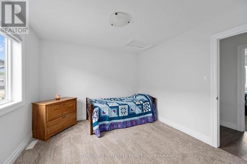 572 Chelton Rd, London, ON - Indoor Photo Showing Bedroom