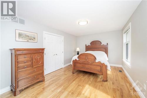 18 Marchbrook Circle, Ottawa, ON - Indoor Photo Showing Bedroom