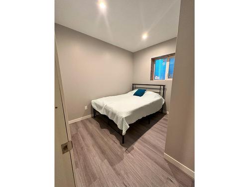 128 Sullivan Drive, Kimberley, BC - Indoor Photo Showing Bedroom