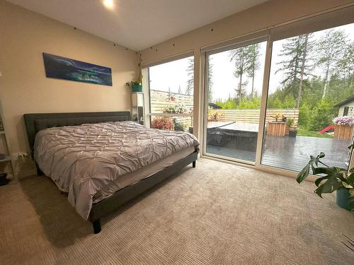 128 Sullivan Drive, Kimberley, BC - Indoor Photo Showing Bedroom