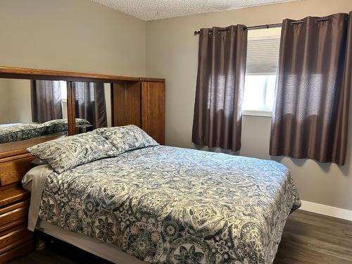870 300Th Street, Kimberley, BC - Indoor Photo Showing Bedroom