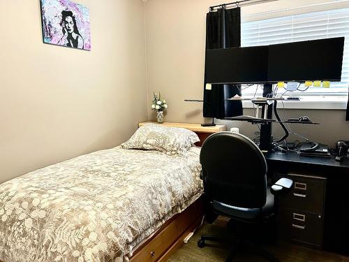 870 300Th Street, Kimberley, BC - Indoor Photo Showing Bedroom