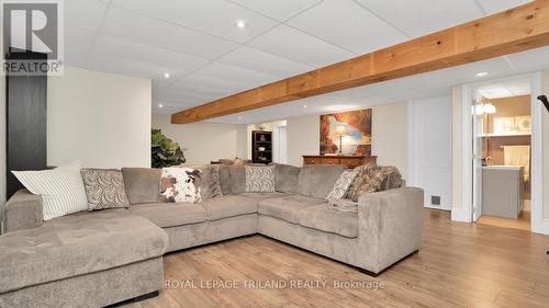 9263 Furnival Road, West Elgin, ON - Indoor Photo Showing Living Room
