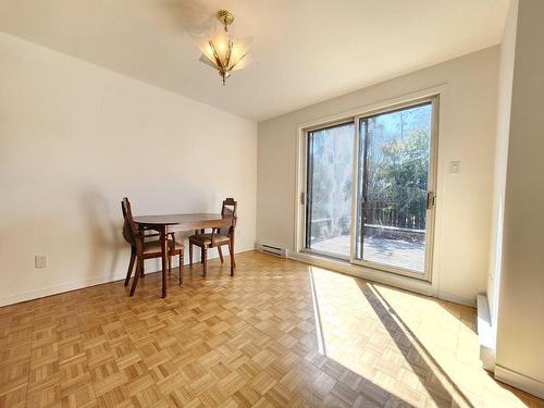 Salle Ã  manger - 535 Rue Drapeau, Laval (Sainte-Rose), QC - Indoor Photo Showing Dining Room