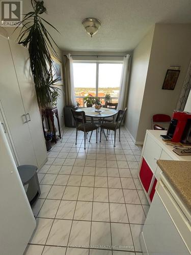 #908 -95 Baseline Rd W, London, ON - Indoor Photo Showing Dining Room