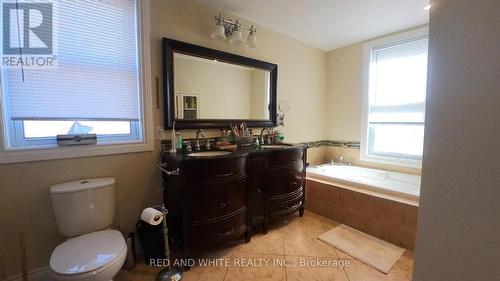 259 Trafalgar Rd, Pembroke, ON - Indoor Photo Showing Bathroom