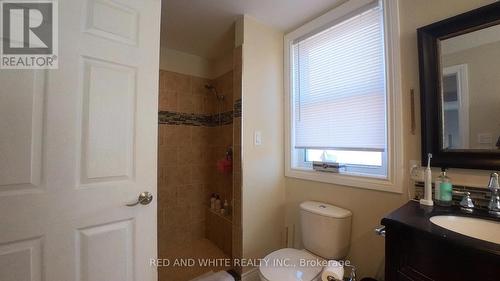 259 Trafalgar Rd, Pembroke, ON - Indoor Photo Showing Bathroom