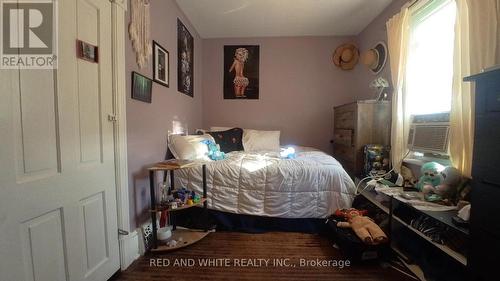 259 Trafalgar Rd, Pembroke, ON - Indoor Photo Showing Bedroom
