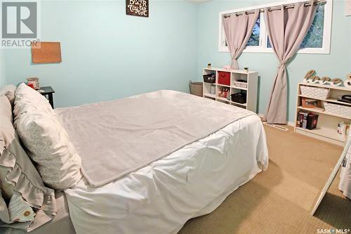 115 14Th Avenue Se, Swift Current, SK - Indoor Photo Showing Bedroom