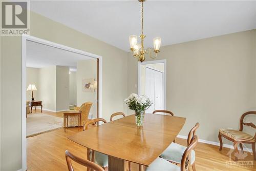 10 Pentland Crescent, Ottawa, ON - Indoor Photo Showing Dining Room