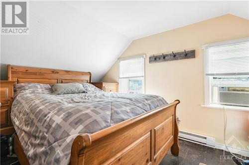 Primary bedroom - 184 Mcnulty Road, Renfrew, ON 