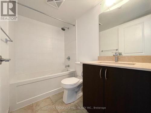 #927 -376 Highway 7  E, Richmond Hill, ON - Indoor Photo Showing Bathroom