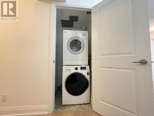 #927 -376 Highway 7  E, Richmond Hill, ON - Indoor Photo Showing Laundry Room