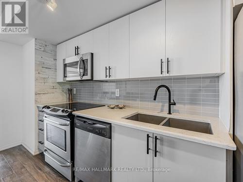 #304 -3091 Dufferin St, Toronto, ON - Indoor Photo Showing Kitchen With Double Sink With Upgraded Kitchen