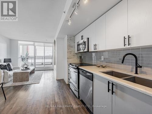 #304 -3091 Dufferin St, Toronto, ON - Indoor Photo Showing Kitchen With Double Sink With Upgraded Kitchen