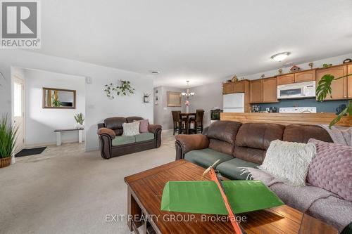 #B3 -37 Lakebreeze Crt, Prince Edward County, ON - Indoor Photo Showing Dining Room