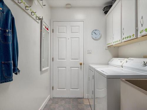 755 Newcastle Ave, Parksville, BC - Indoor Photo Showing Laundry Room