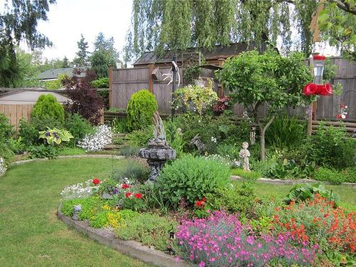 755 Newcastle Ave, Parksville, BC - Outdoor