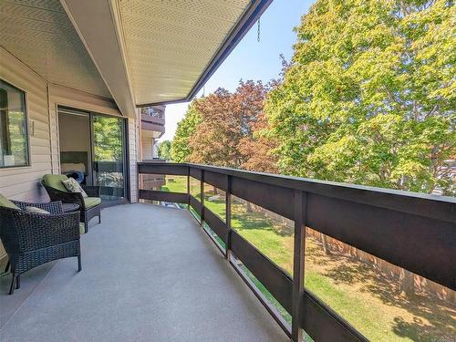 309-1560 Hillside Ave, Victoria, BC - Outdoor With Balcony With Exterior