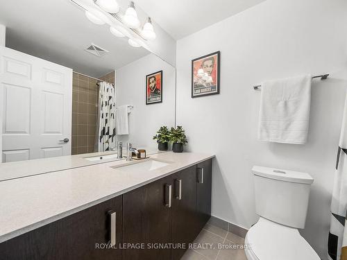 708-11611 Yonge St, Richmond Hill, ON - Indoor Photo Showing Bathroom