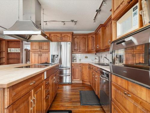 1695 Wall Beach Rd, Nanoose Bay, BC - Indoor Photo Showing Kitchen